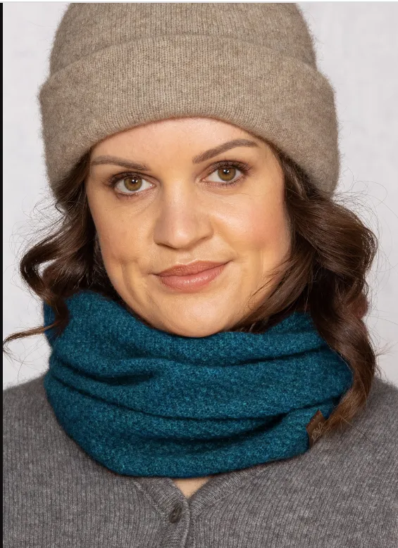 MOSS STITCH NECK WARMER