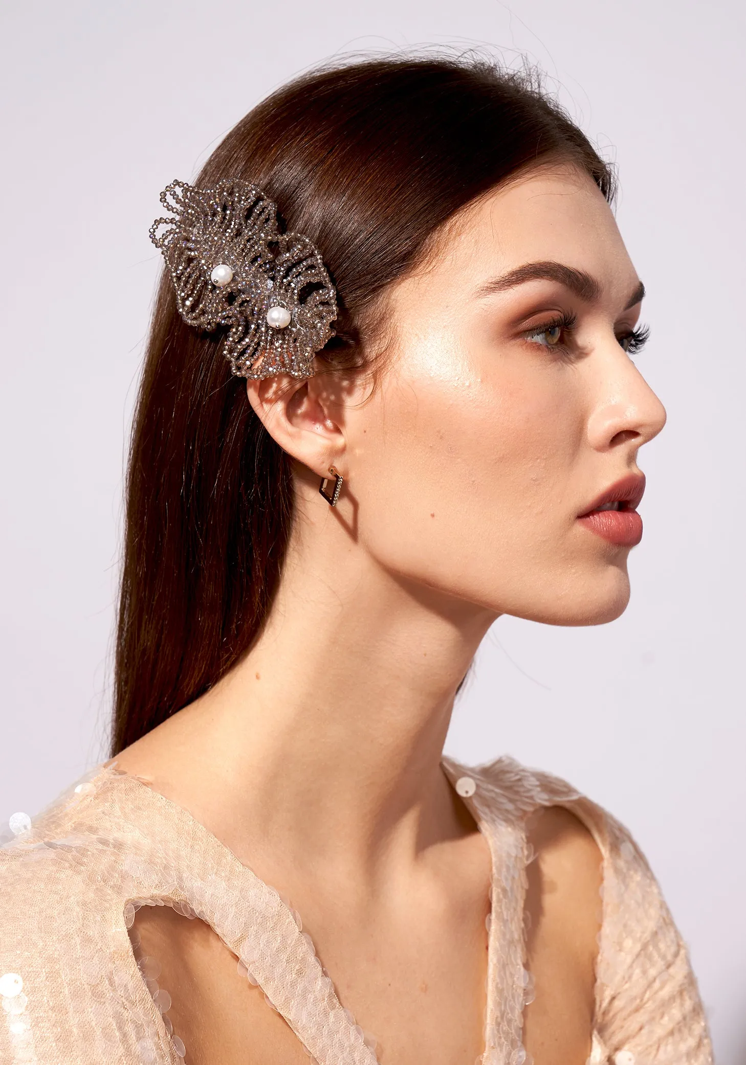 OYSTER CRYSTAL HAIR CLIP